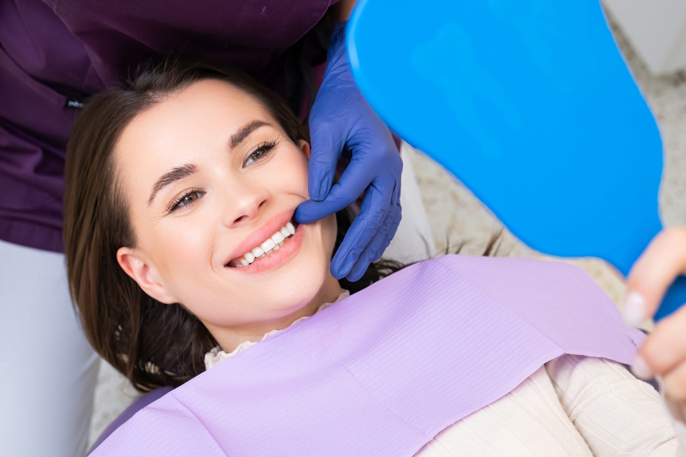 Tooth Replacement: Dental Implants vs. Dentures for a Confident Smile